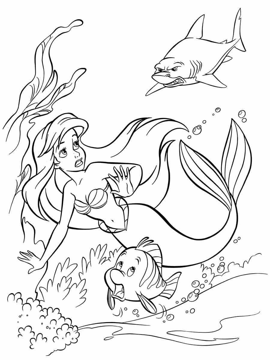 Desenho para colorir da princesa ariel sendo perseguida pelo tubarão.